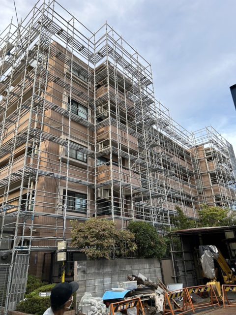 川崎某所　マンション大規模修繕工事の足場工事